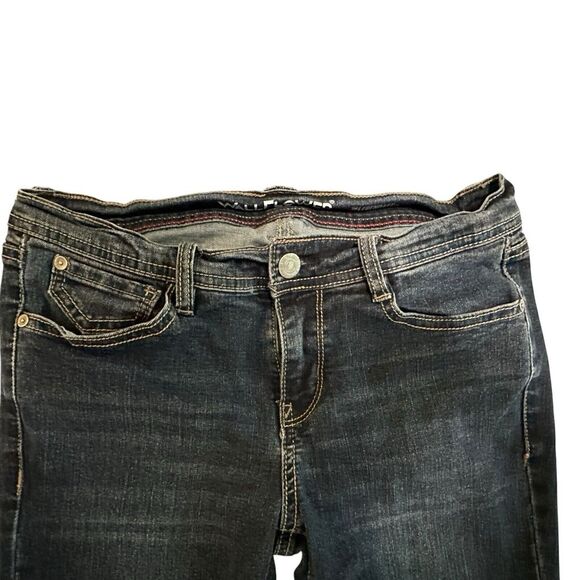 WallFlower  Blue Jeans Size 7 Boot Cut‎ , Distressed Women Blue Jeans - Picture 6 of 16